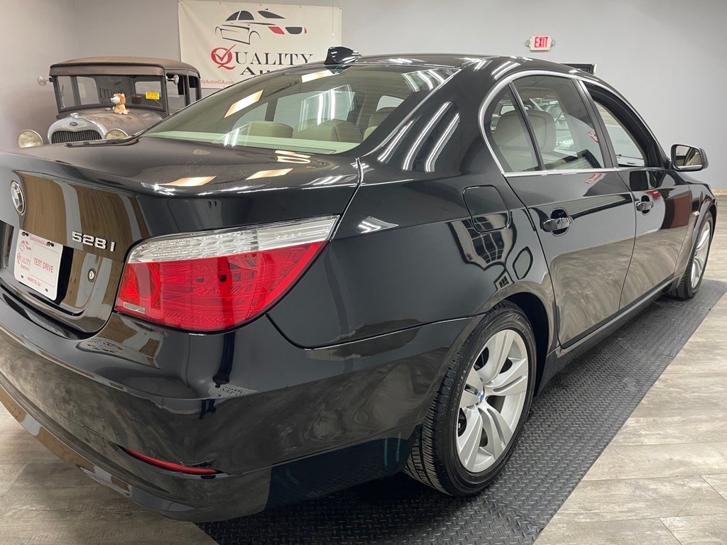 2010 BMW 5 Series Image 16