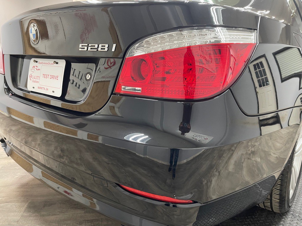 2010 BMW 5 Series Image 18