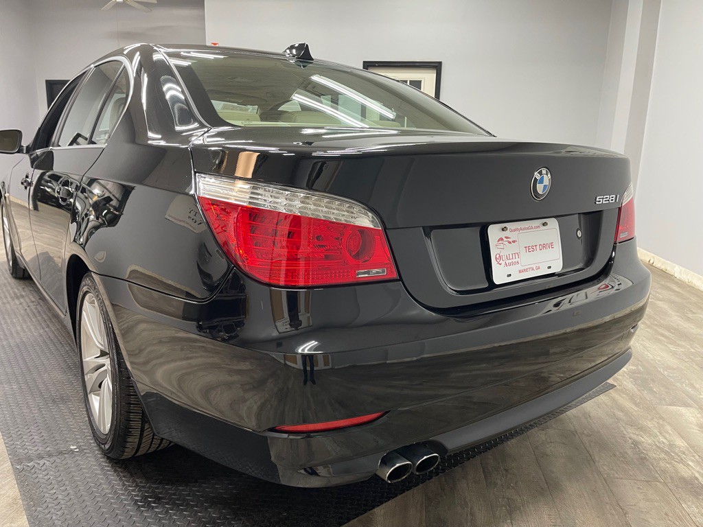 2010 BMW 5 Series Image 19