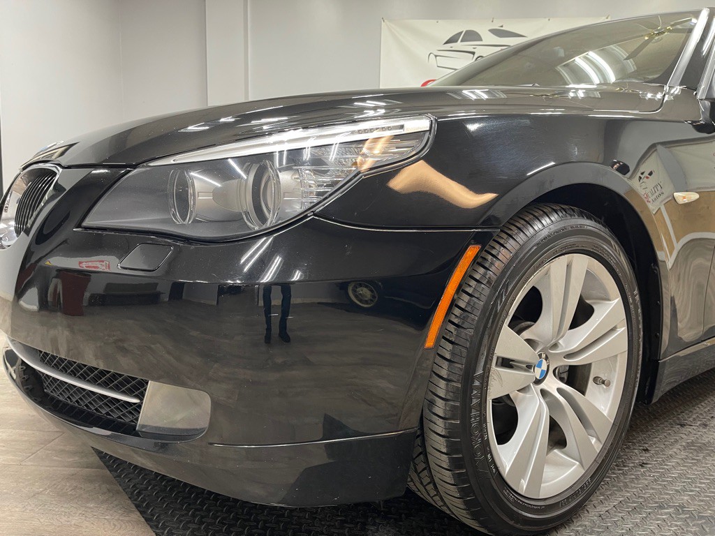 2010 BMW 5 Series Image 23