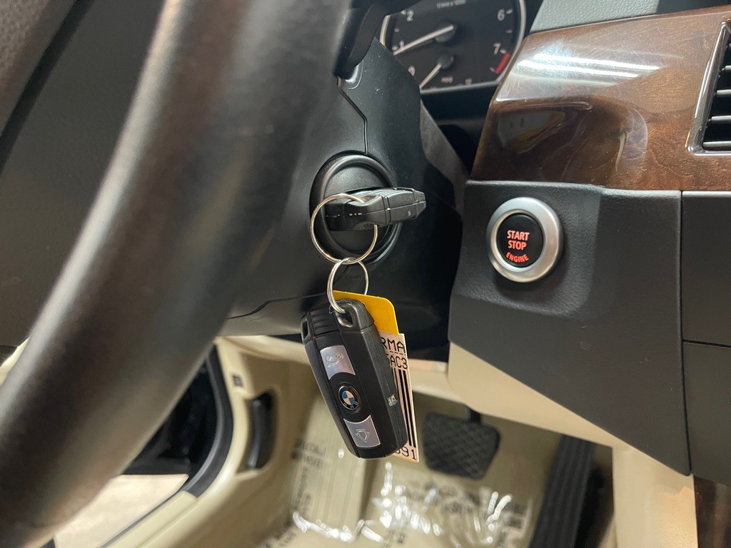 2010 BMW 5 Series Image 37