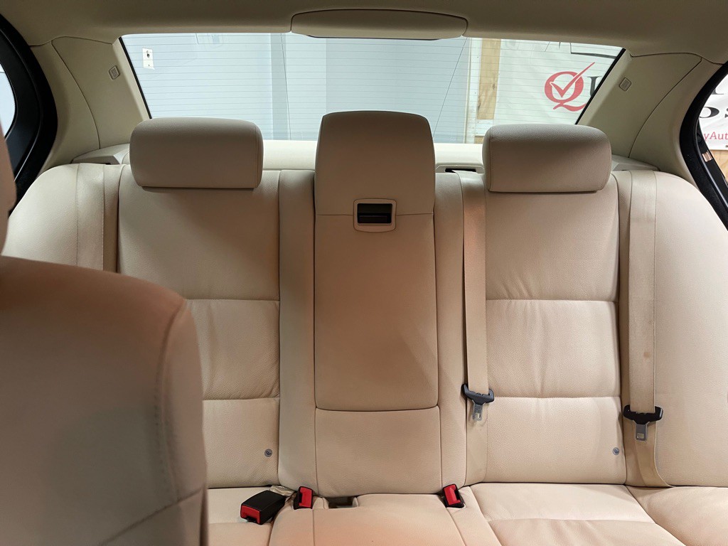 2010 BMW 5 Series Image 38