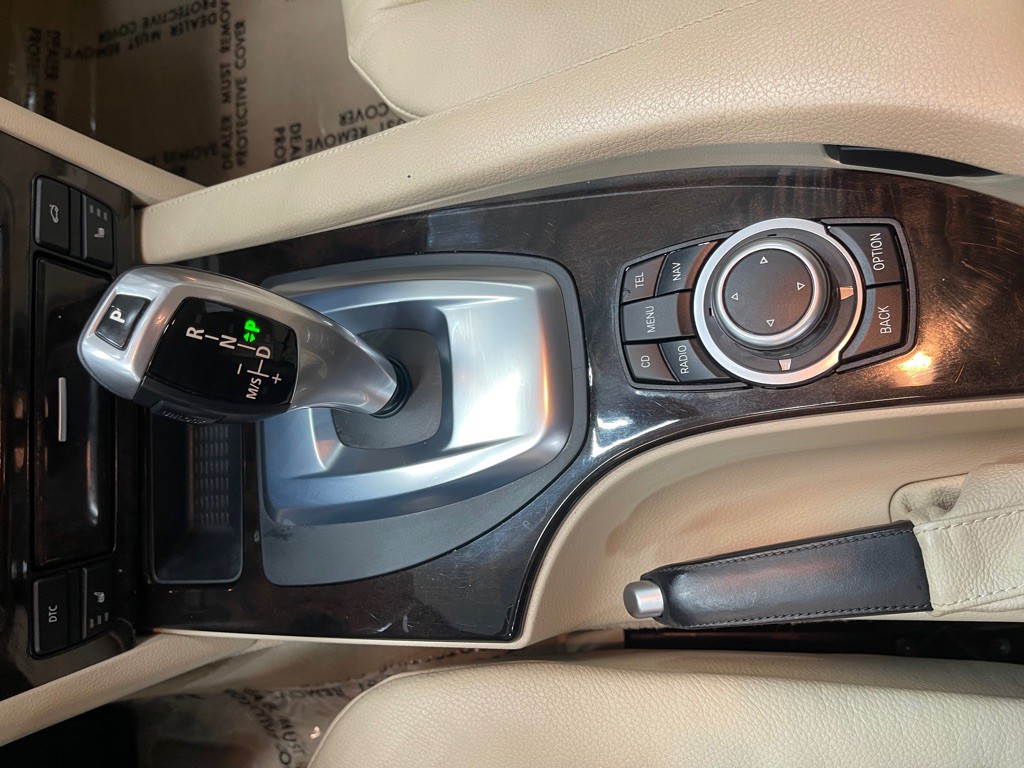 2010 BMW 5 Series Image 44