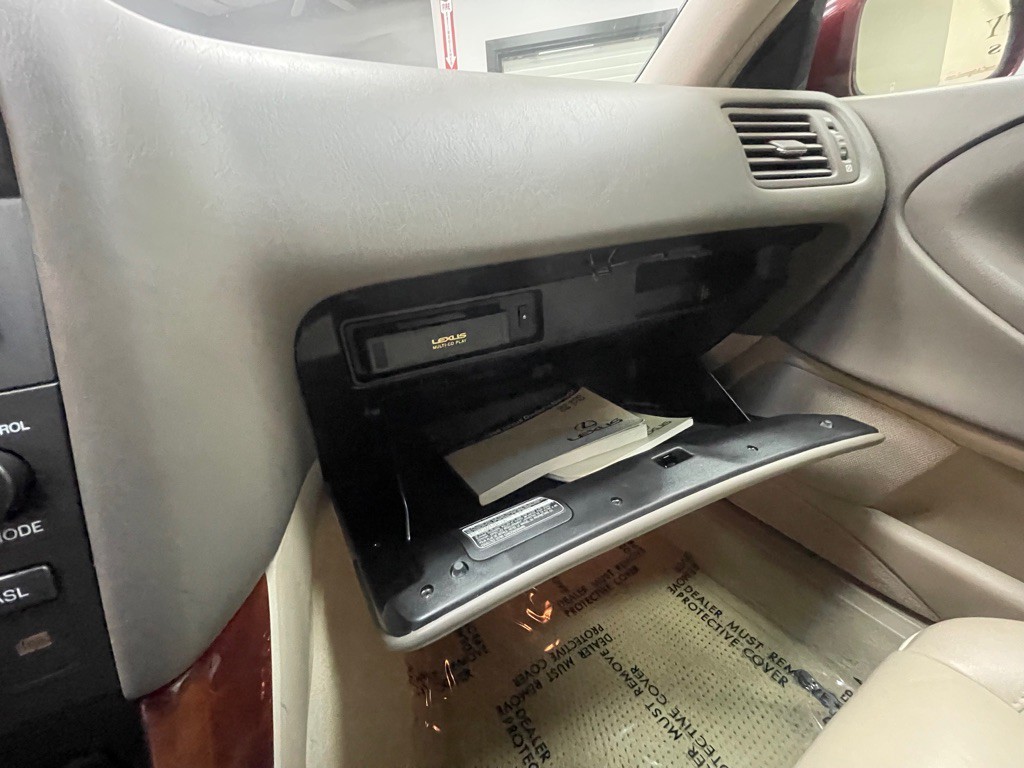 1998 Lexus GS Image 32