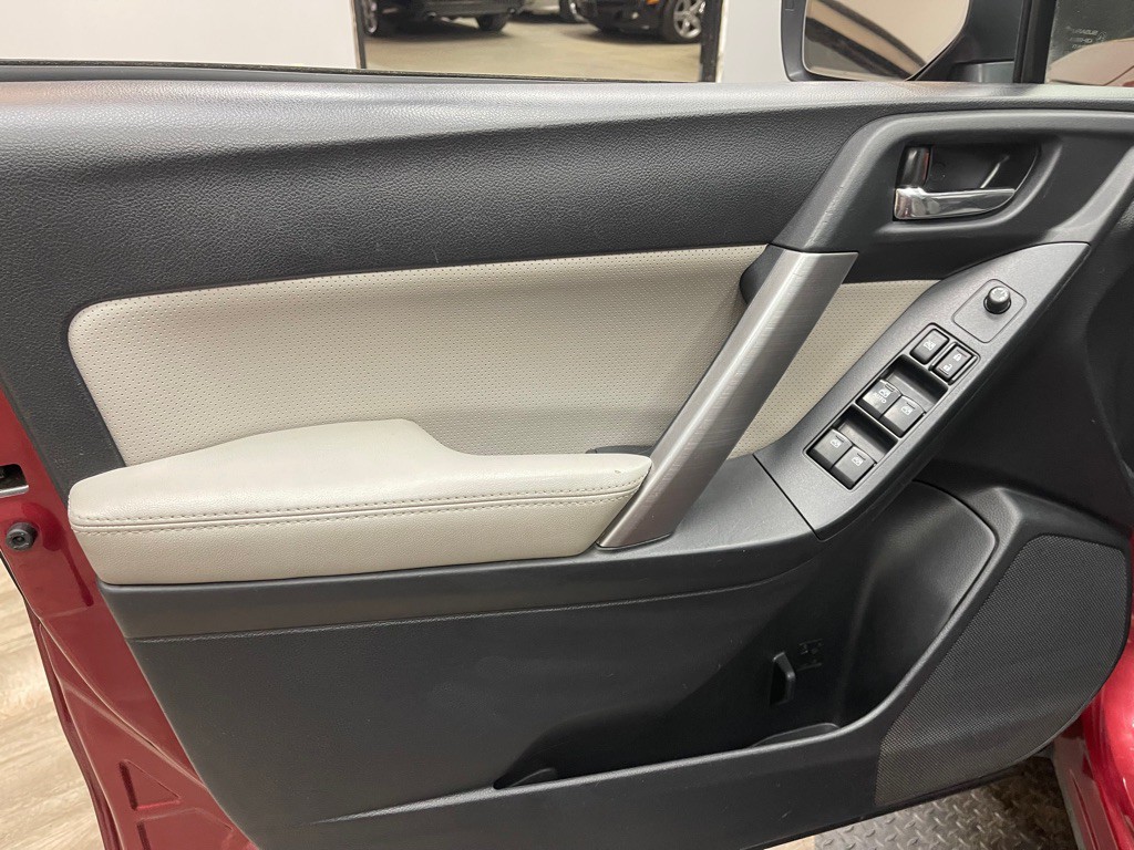 2016 Subaru Forester Image 16