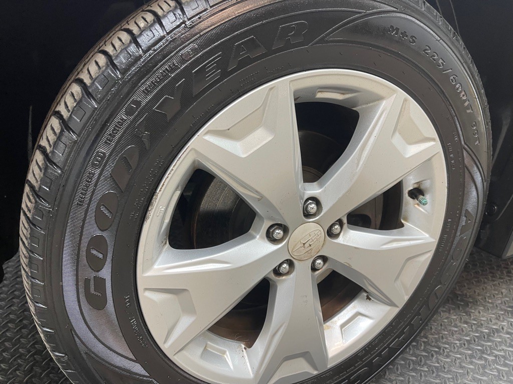 2016 Subaru Forester Image 35