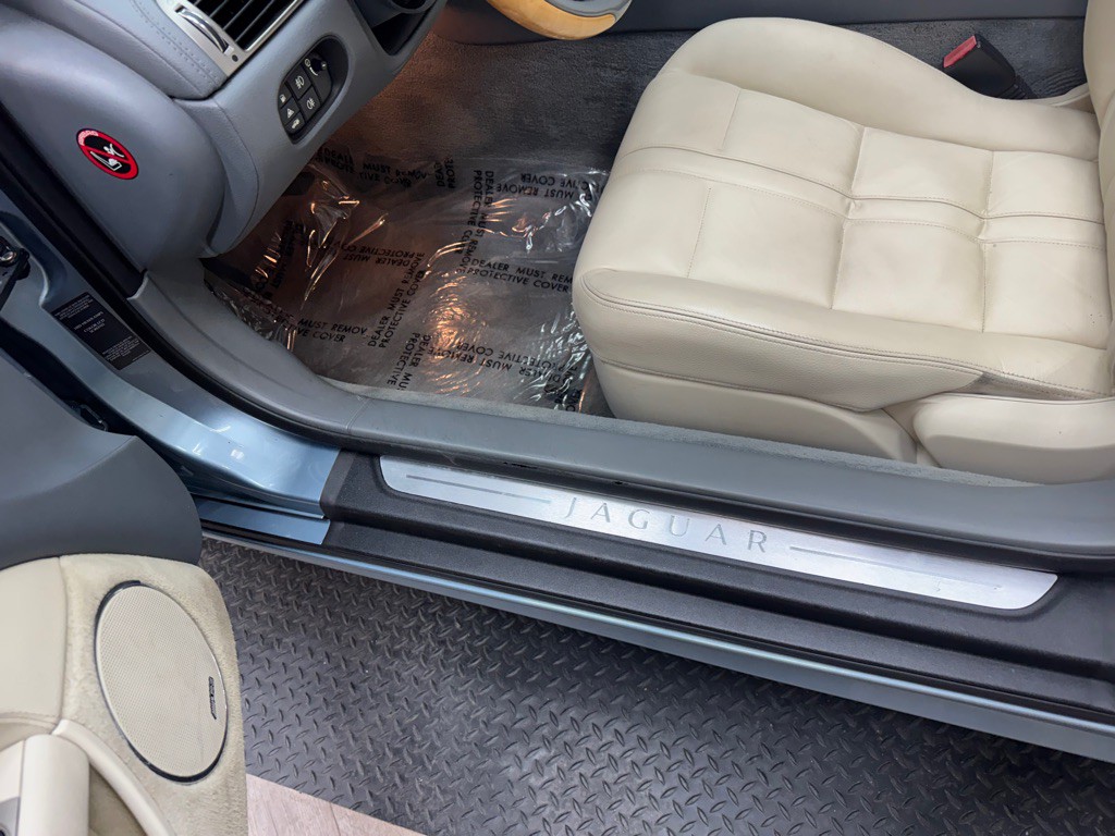 2007 Jaguar XK-Series Image 21