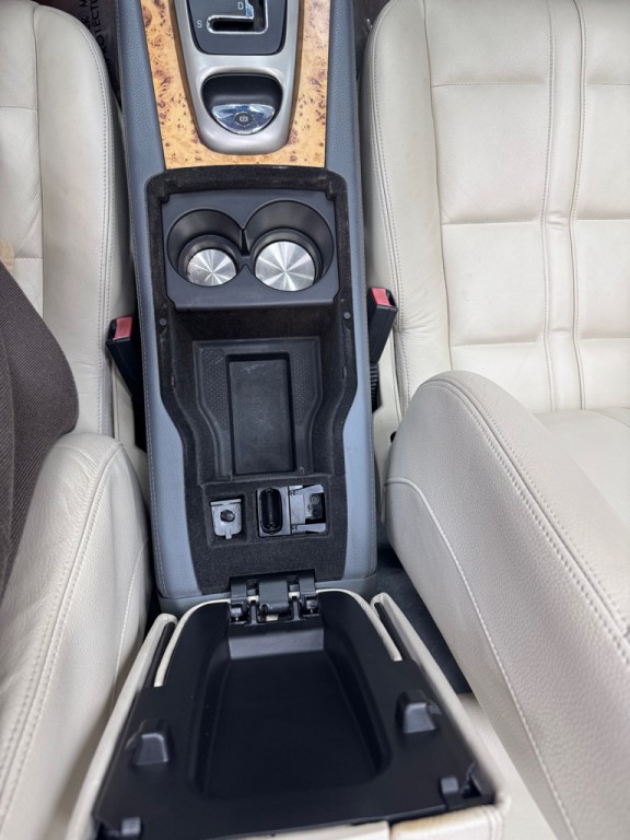 2007 Jaguar XK-Series Image 37