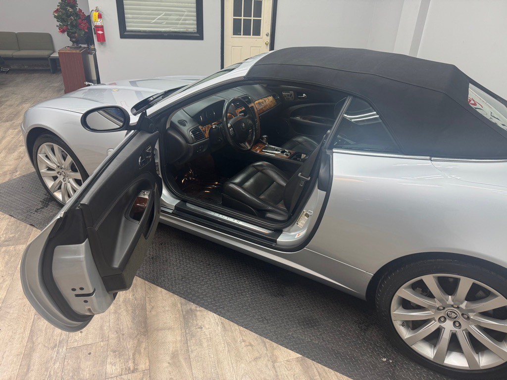 2009 Jaguar XK-Series Image 16