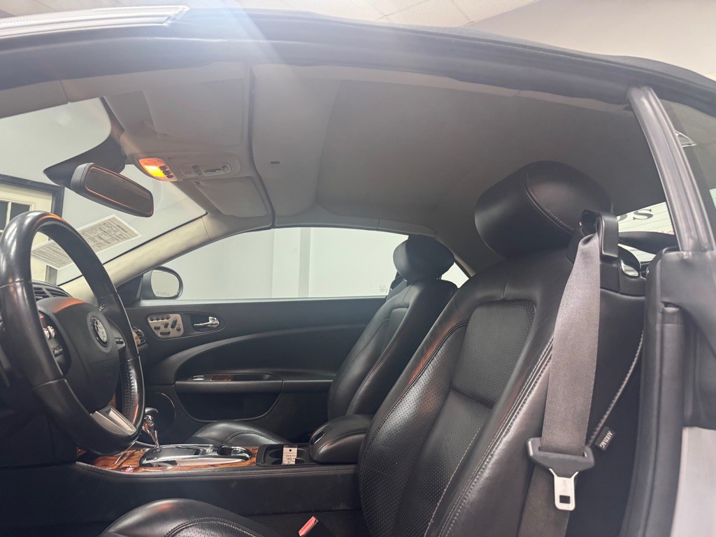 2009 Jaguar XK-Series Image 17
