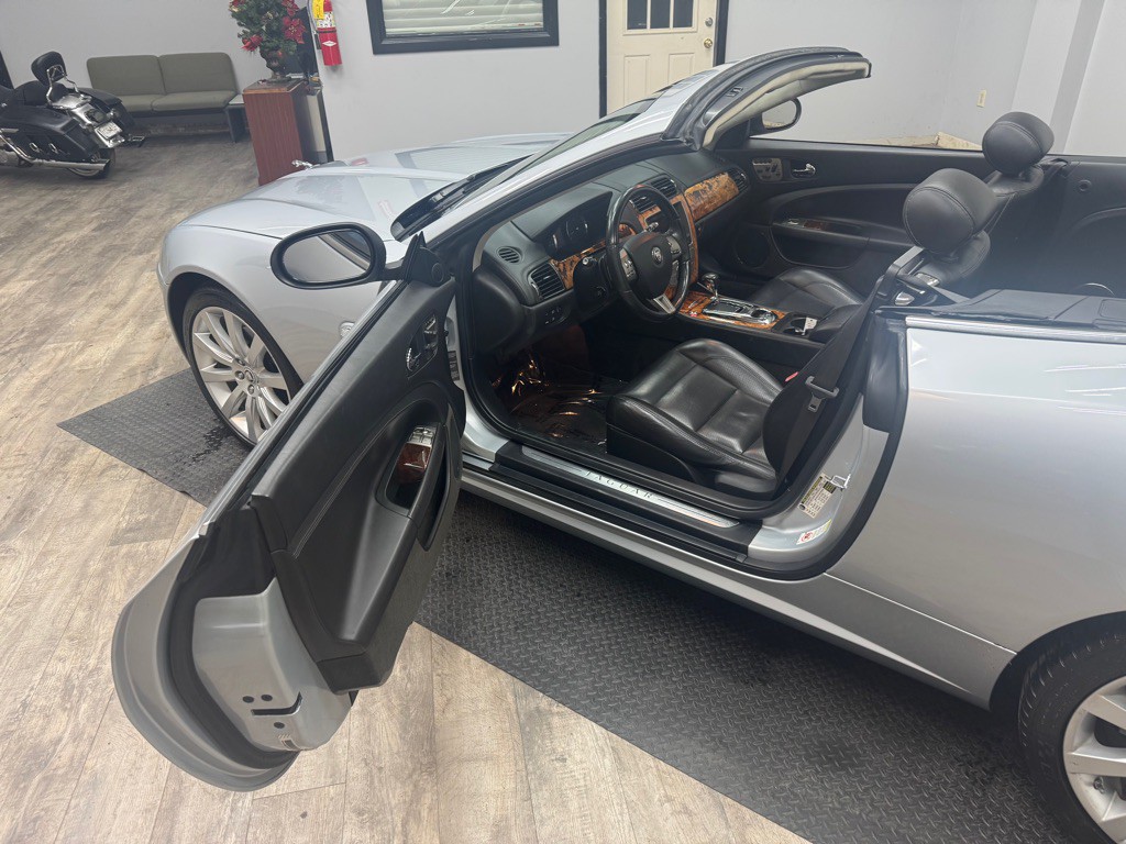 2009 Jaguar XK-Series Image 28