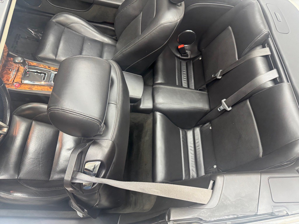 2009 Jaguar XK-Series Image 32