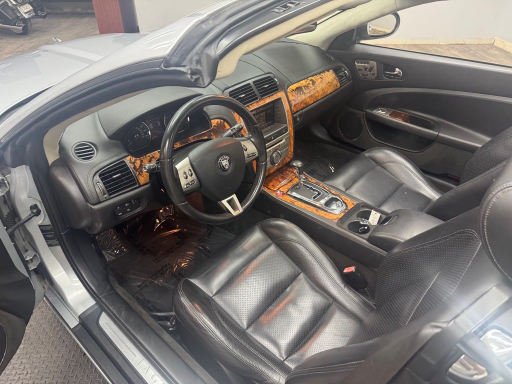 2009 Jaguar XK-Series Image 34