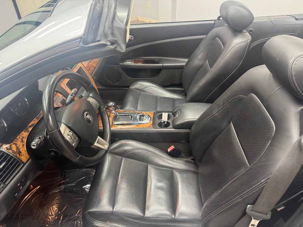 2009 Jaguar XK-Series Image 35