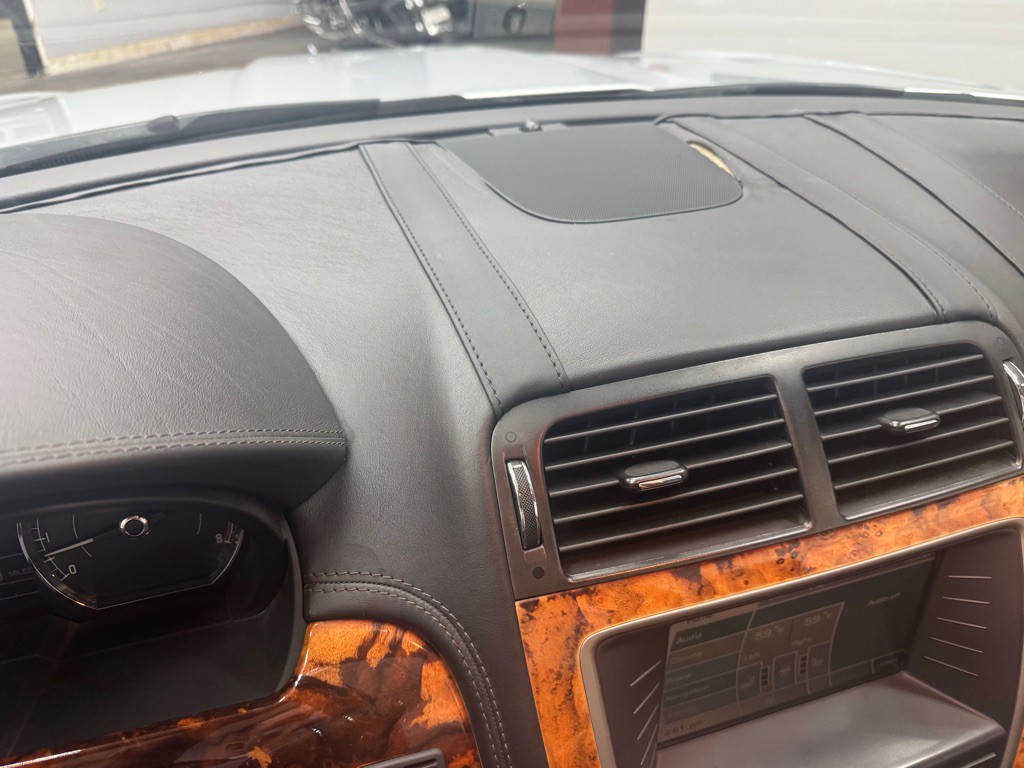 2009 Jaguar XK-Series Image 42