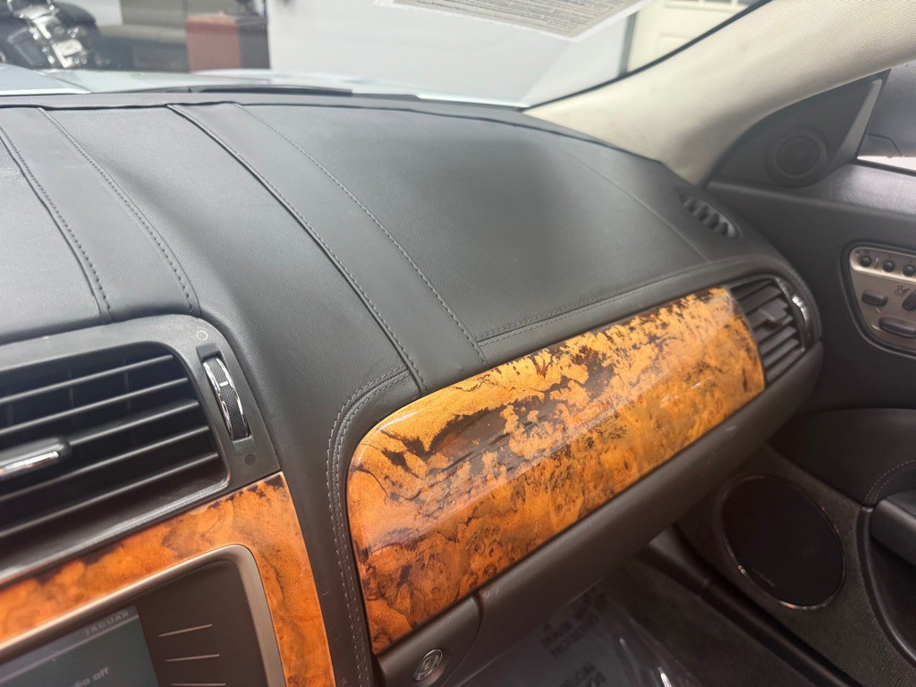 2009 Jaguar XK-Series Image 43