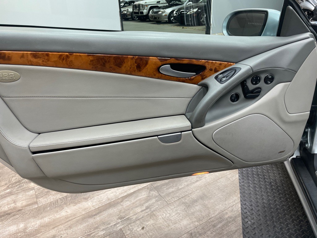 2007 Mercedes-Benz SL-Class Image 23