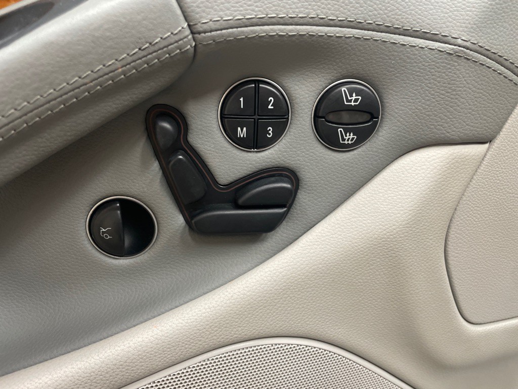 2007 Mercedes-Benz SL-Class Image 24