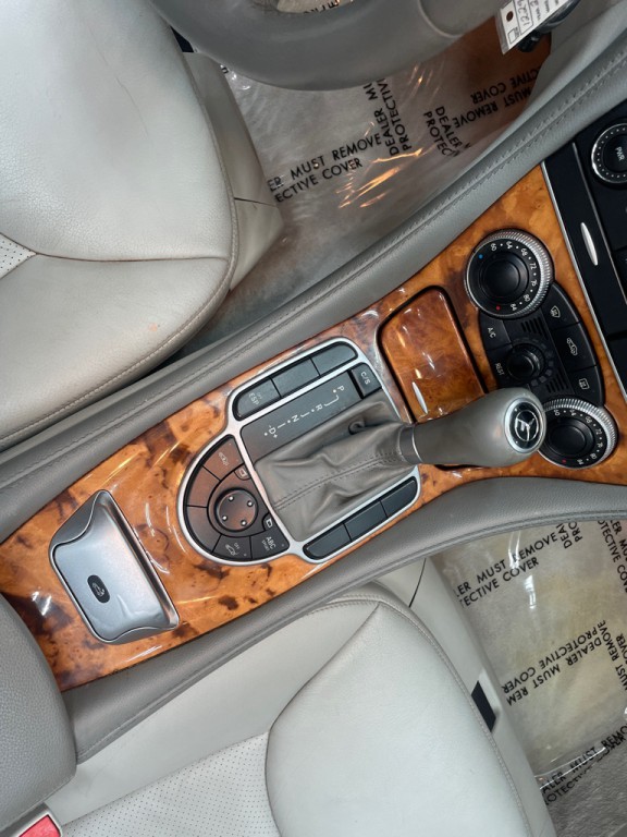 2007 Mercedes-Benz SL-Class Image 32