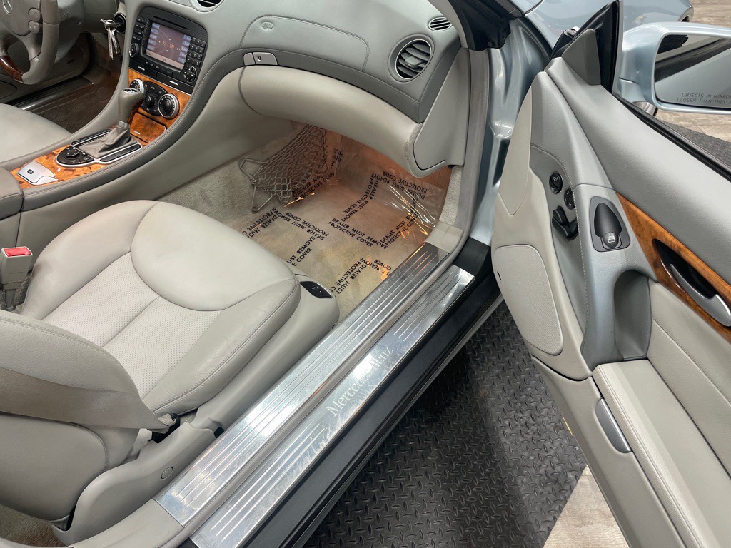 2007 Mercedes-Benz SL-Class Image 33