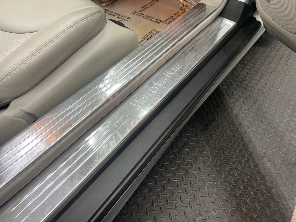 2007 Mercedes-Benz SL-Class Image 36