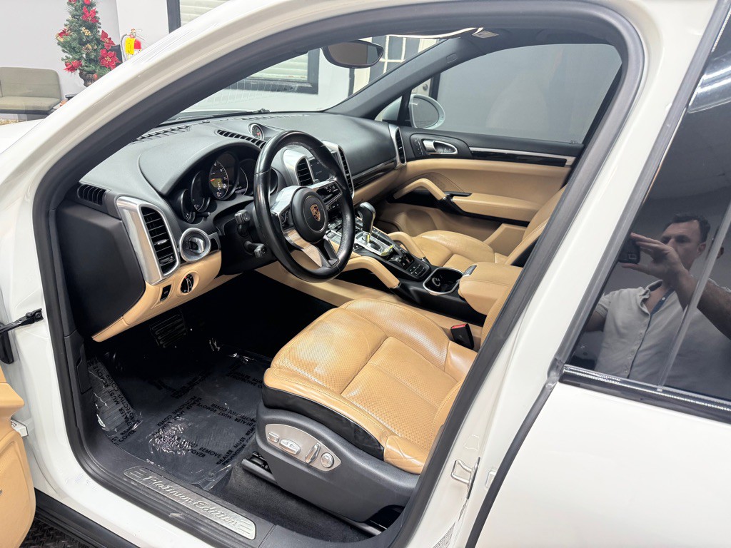 2017 Porsche Cayenne Image 4