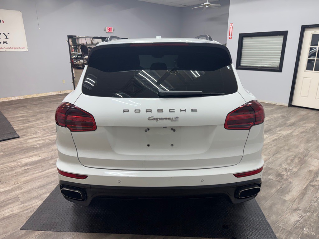 2017 Porsche Cayenne Image 6