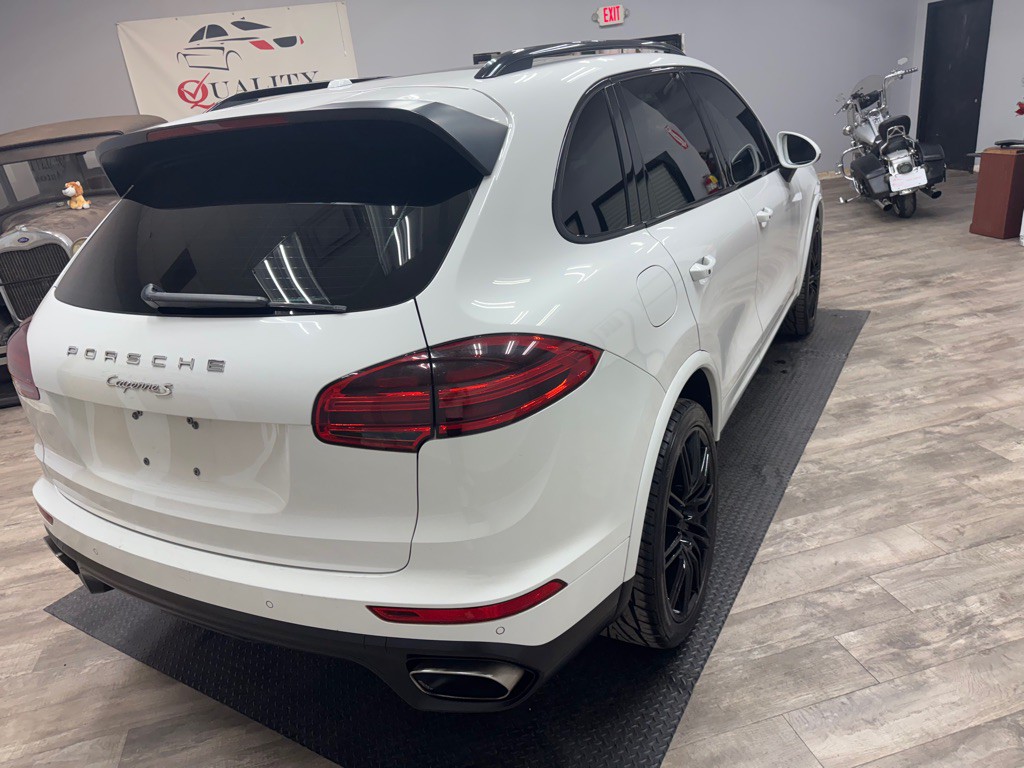 2017 Porsche Cayenne Image 7