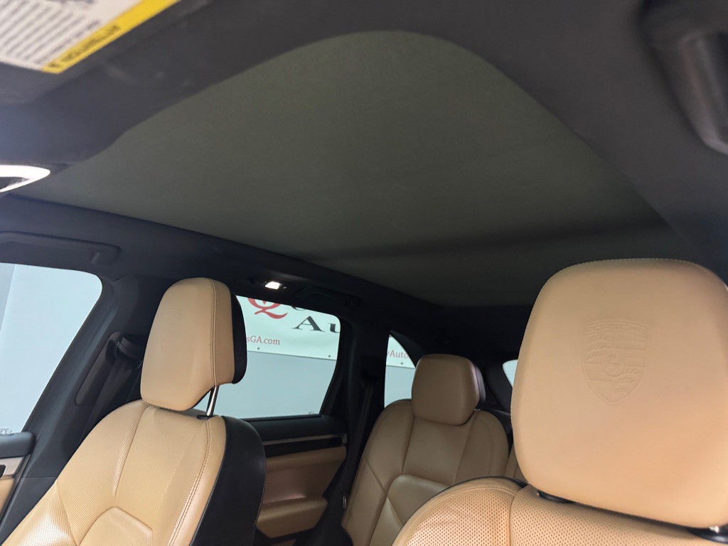 2017 Porsche Cayenne Image 16