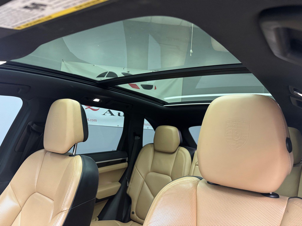 2017 Porsche Cayenne Image 17