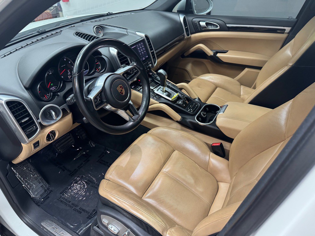 2017 Porsche Cayenne Image 18