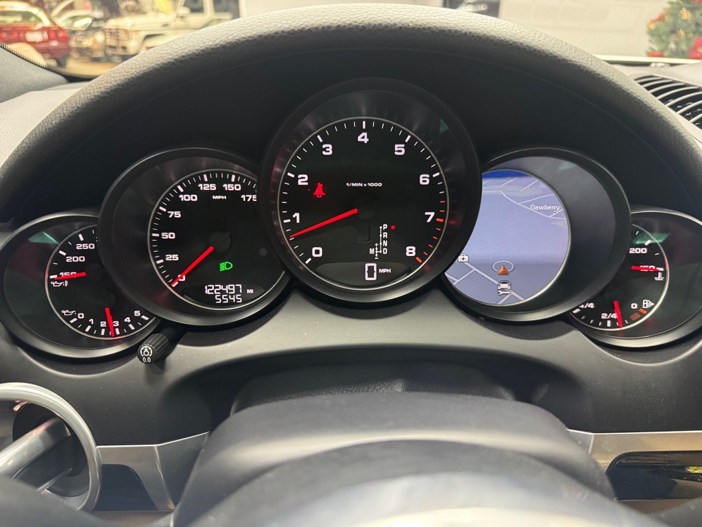 2017 Porsche Cayenne Image 24