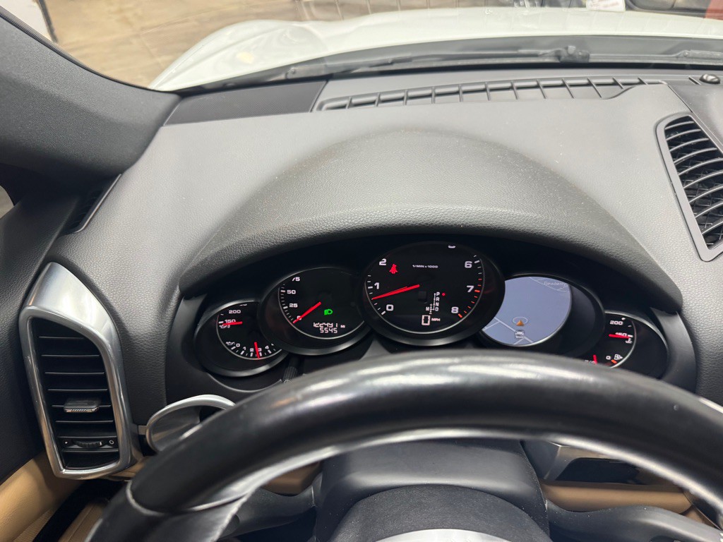 2017 Porsche Cayenne Image 25