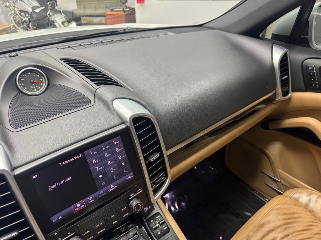 2017 Porsche Cayenne Image 27