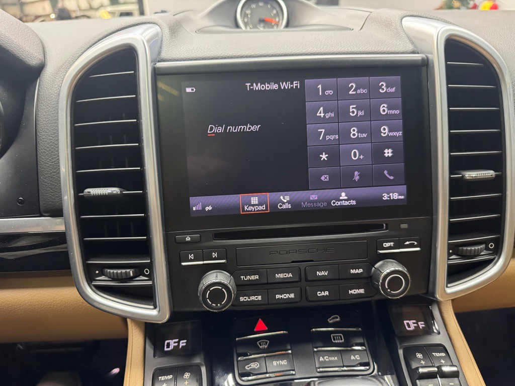 2017 Porsche Cayenne Image 28