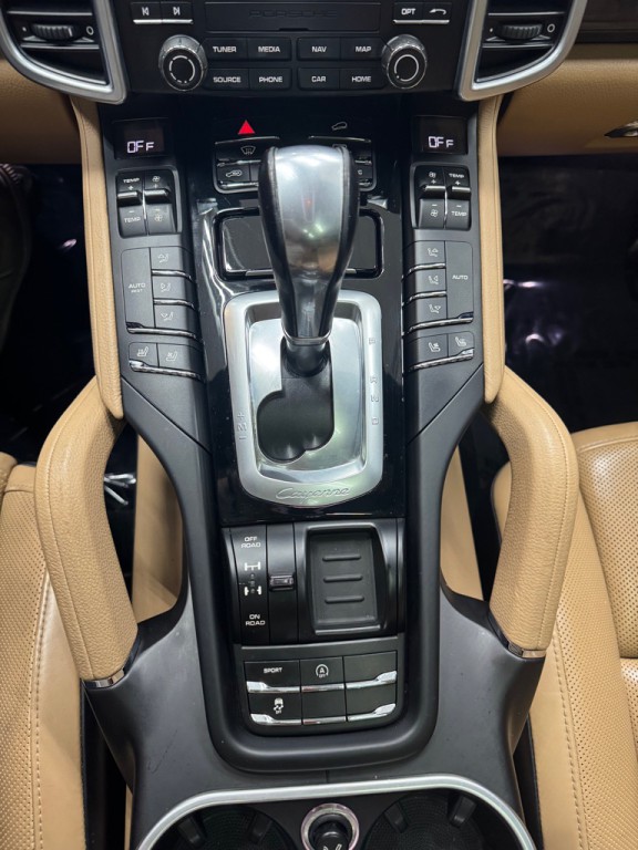 2017 Porsche Cayenne Image 31