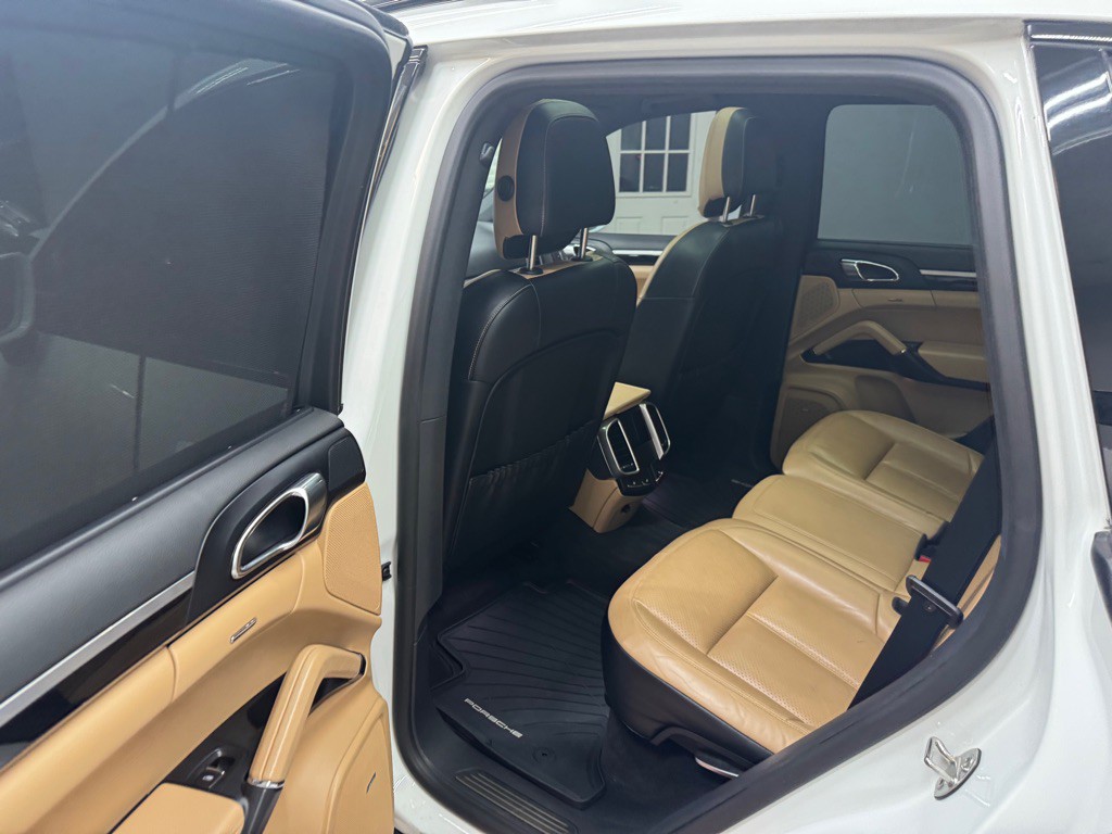 2017 Porsche Cayenne Image 39