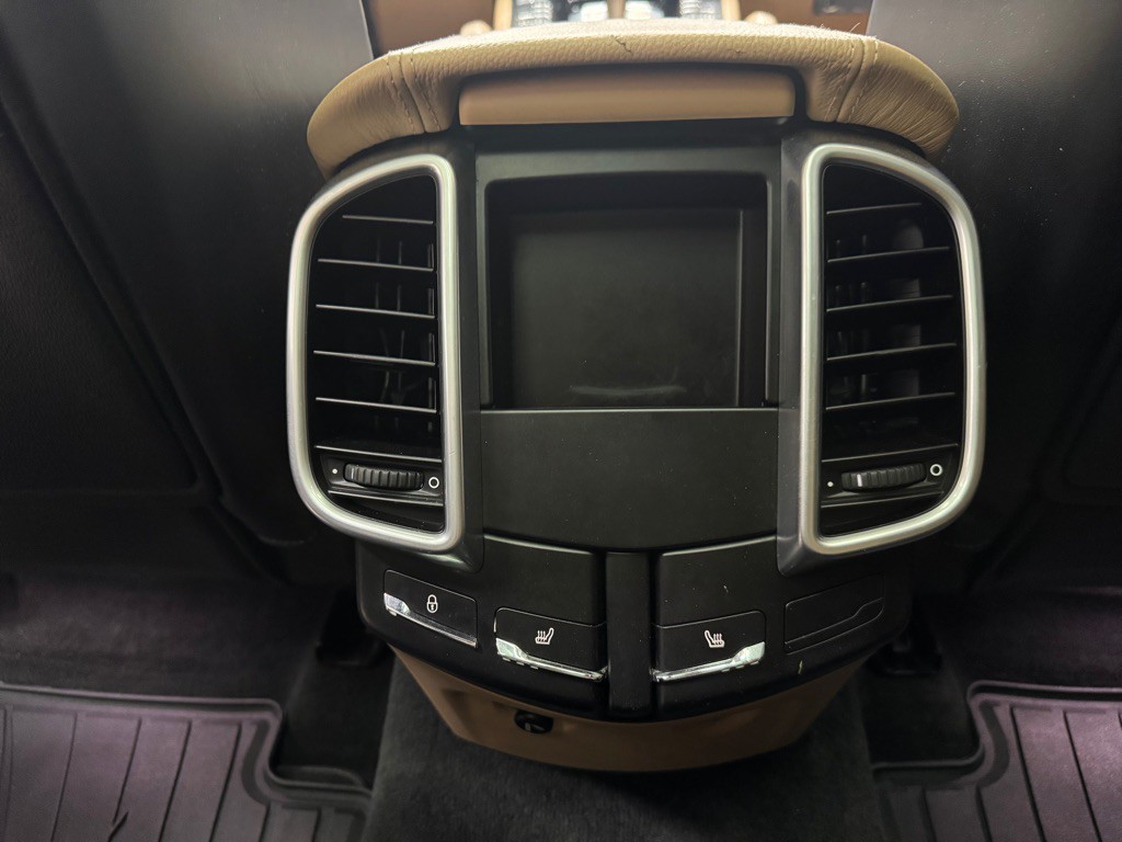 2017 Porsche Cayenne Image 43