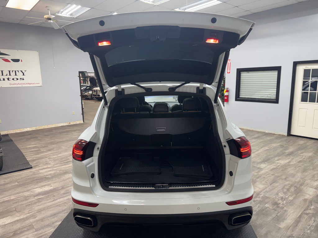 2017 Porsche Cayenne Image 46