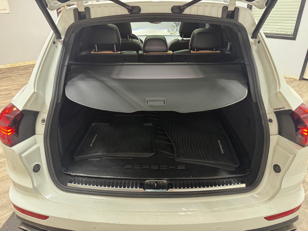2017 Porsche Cayenne Image 48