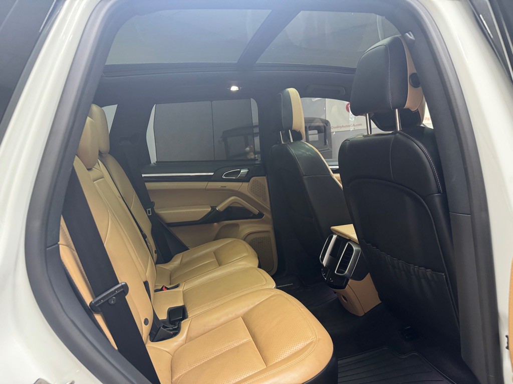 2017 Porsche Cayenne Image 54