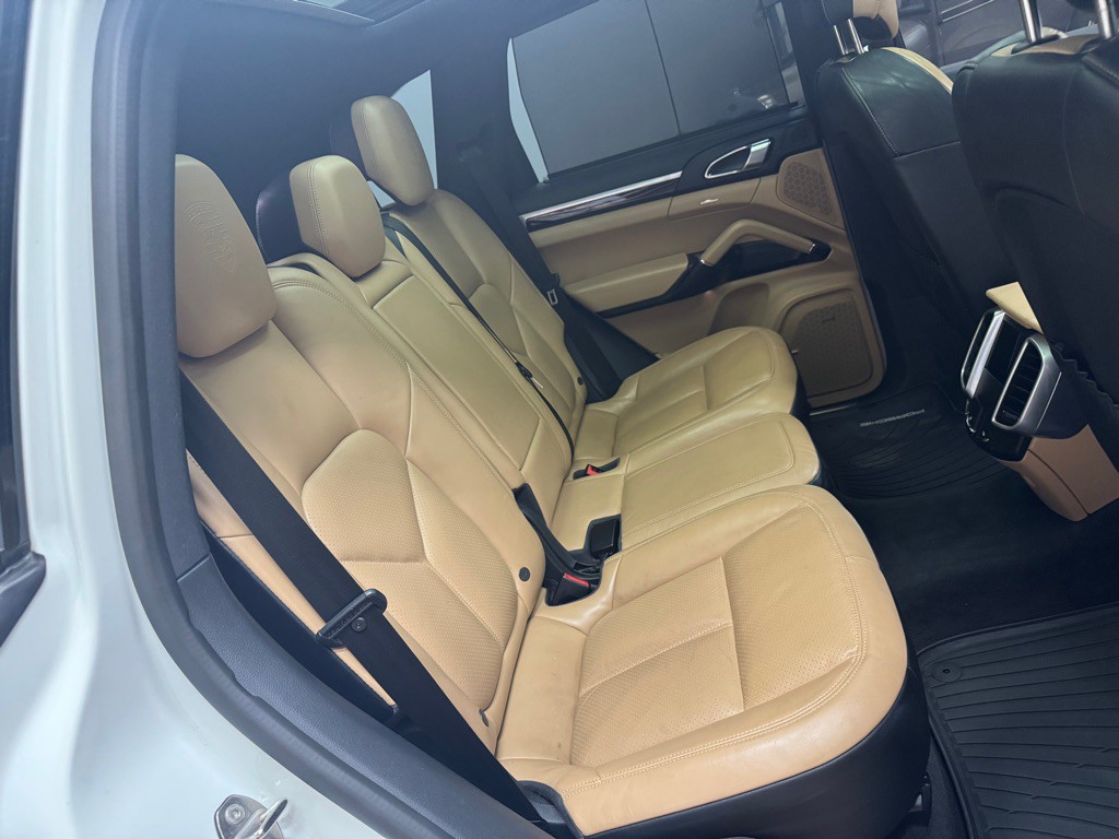 2017 Porsche Cayenne Image 55