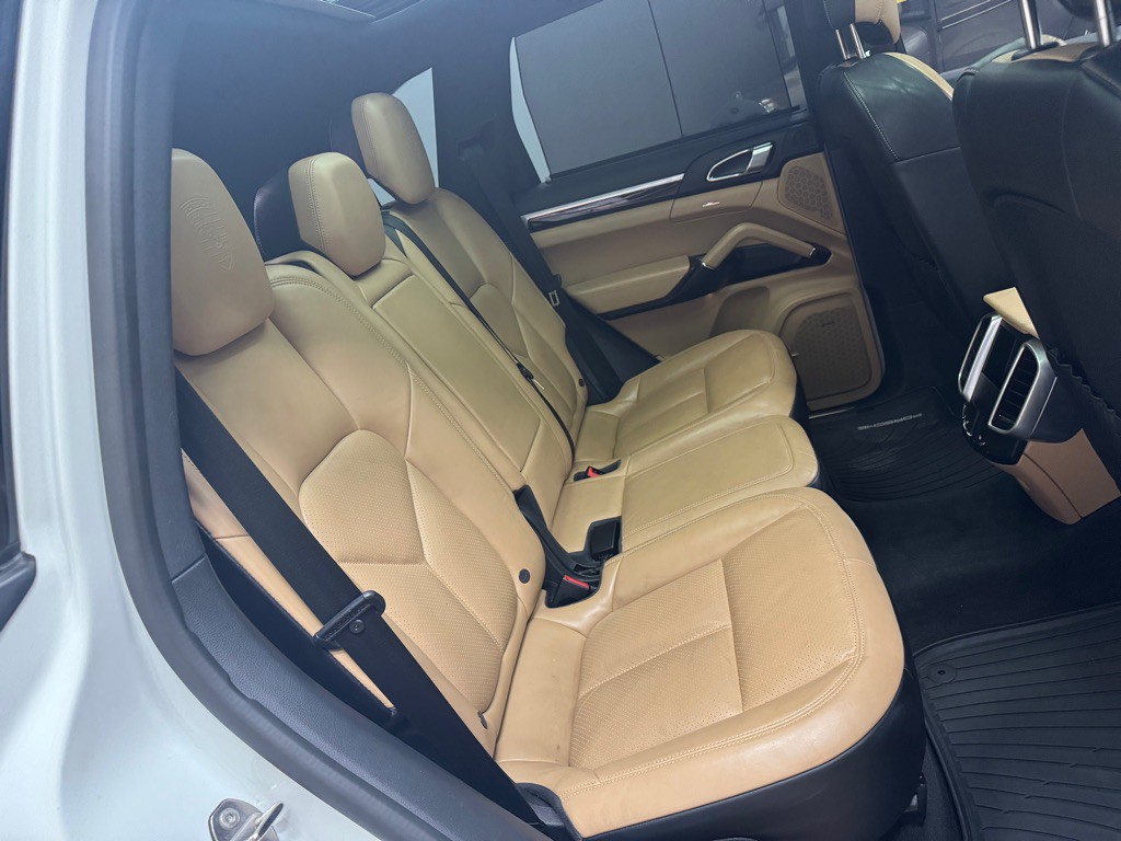 2017 Porsche Cayenne Image 56