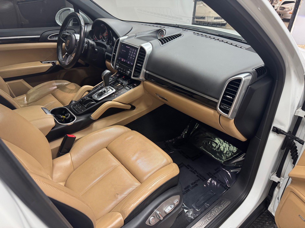 2017 Porsche Cayenne Image 62