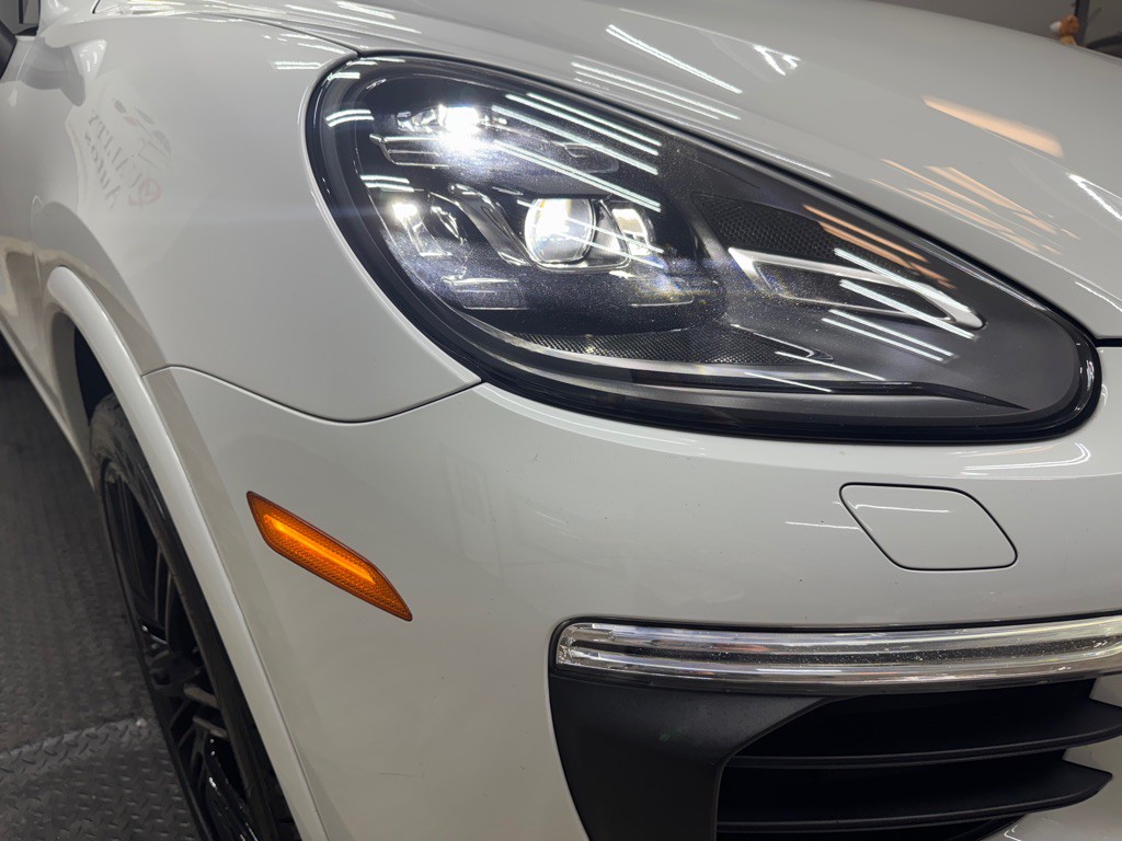 2017 Porsche Cayenne Image 63