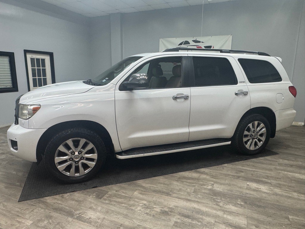 2010 Toyota Sequoia Image 2