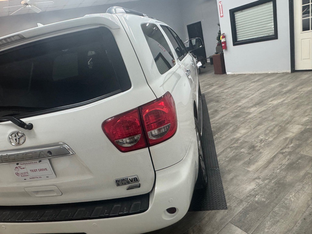 2010 Toyota Sequoia Image 4