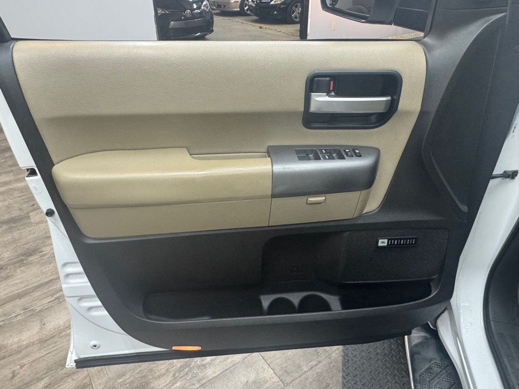 2010 Toyota Sequoia Image 12