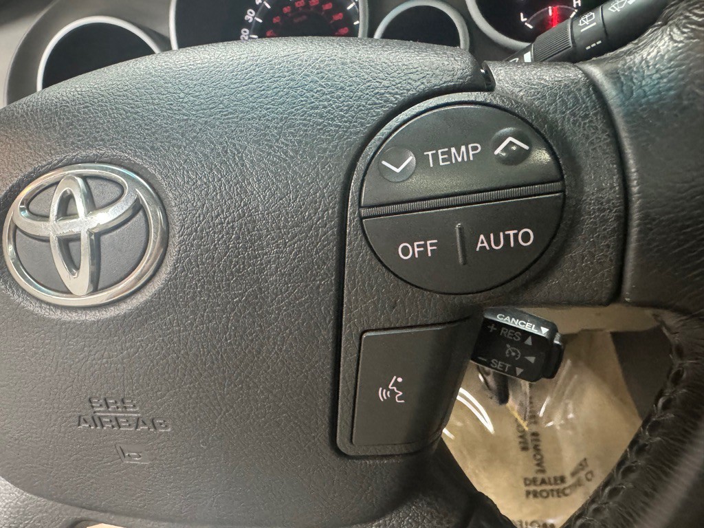 2010 Toyota Sequoia Image 20