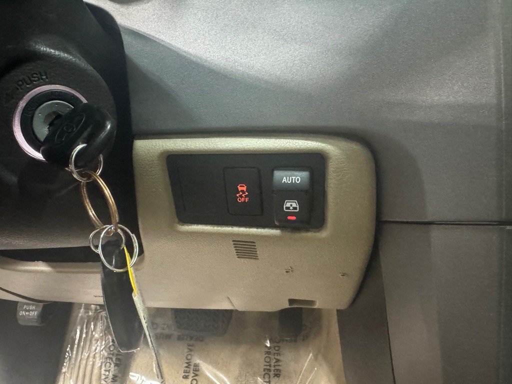 2010 Toyota Sequoia Image 25